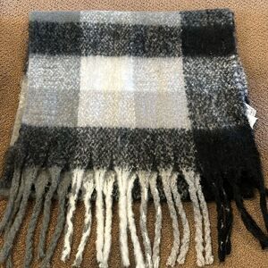 Renee’s NYC Checkered Fringed Pashmina Shawl Wrap
